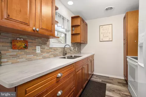 Kitchen - 854 Ocean Pkwy, Berlin, MD 21811 photo 2 of 4