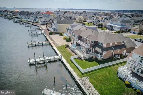5 Leigh Dr, Ocean Pines, MD 21811