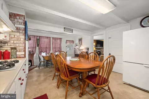 Dining - 11937 Grays Corner Rd, Berlin, MD 21811 photo 5 of 8