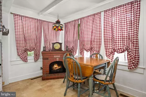 Dining - 11937 Grays Corner Rd, Berlin, MD 21811 photo 8 of 8