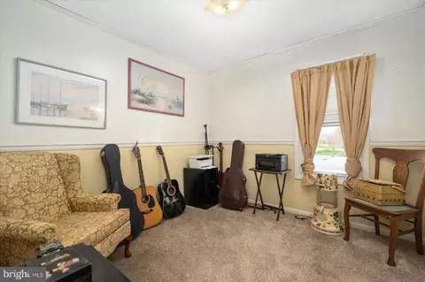 Living - 11937 Grays Corner Rd, Berlin, MD 21811 photo 7 of 8