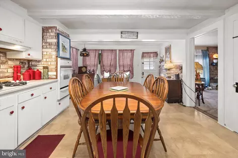 Dining - 11937 Grays Corner Rd, Berlin, MD 21811 photo 6 of 8