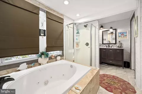 Bath - 11937 Grays Corner Rd, Berlin, MD 21811 photo 3 of 4