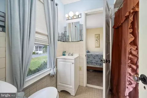 Bath - 11937 Grays Corner Rd, Berlin, MD 21811 photo 4 of 4