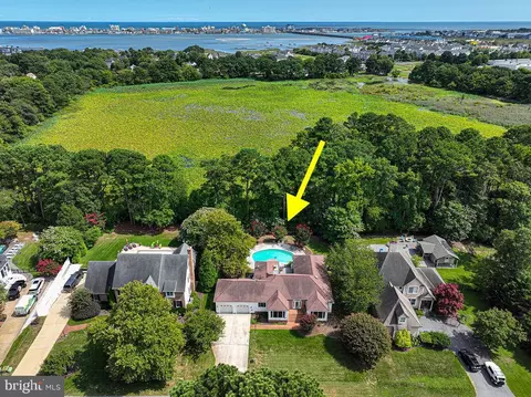10107 Queens Cir, Ocean City, MD 21842
