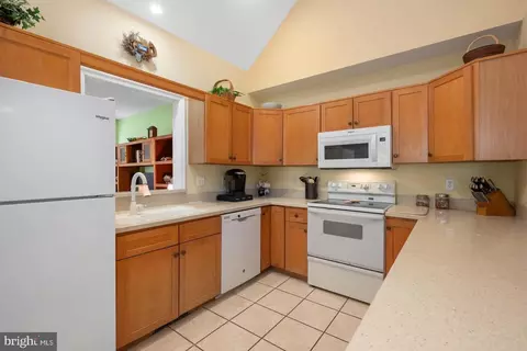 Kitchen - 94 High Sheriff Trl, Berlin, MD 21811 photo 2 of 2