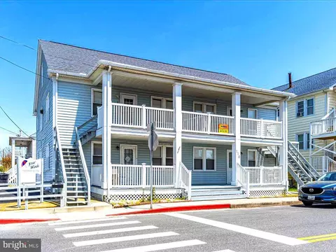 110 10th St #2, Ocean City, MD 21842