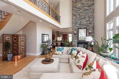 Living - 23 Leigh Dr, Berlin, MD 21811 photo 1 of 8