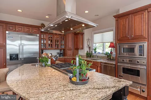Kitchen - 23 Leigh Dr, Berlin, MD 21811 photo 3 of 10