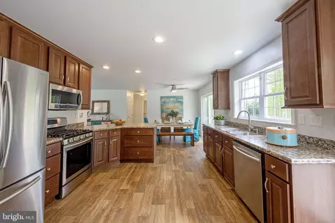 Kitchen - 10317 Georgetown Rd, Berlin, MD 21811 photo 4 of 10