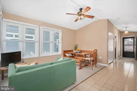 Dining - 29 Moonshell Dr, Berlin, MD 21811 photo 1 of 3