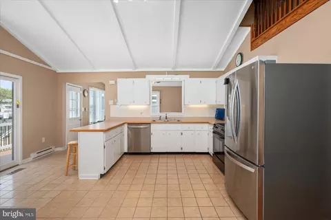Kitchen - 29 Moonshell Dr, Berlin, MD 21811 photo 2 of 4