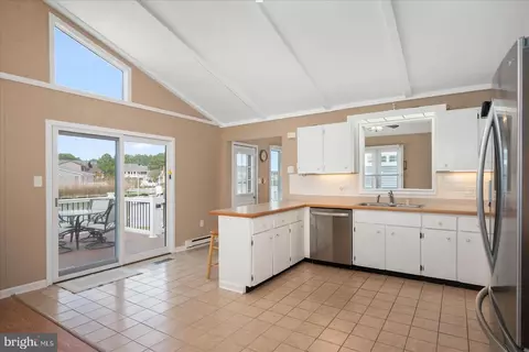 Kitchen - 29 Moonshell Dr, Berlin, MD 21811 photo 4 of 4
