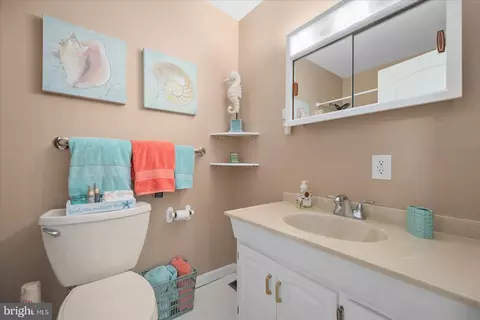 Bath - 29 Moonshell Dr, Berlin, MD 21811 photo 2 of 3