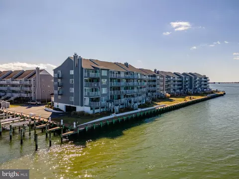 427 14th St #103M, Ocean City, MD 21842