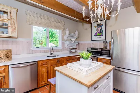Kitchen - 302 N Main St, Berlin, MD 21811 photo 8 of 10