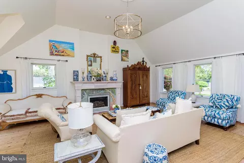 Living - 302 N Main St, Berlin, MD 21811 photo 13 of 16