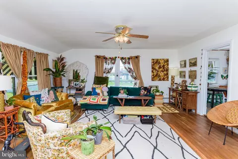 Living - 302 N Main St, Berlin, MD 21811 photo 1 of 16
