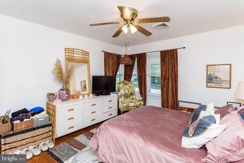 Bedroom - 302 N Main St, Berlin, MD 21811 photo 5 of 26