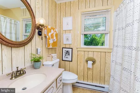 Bath - 302 N Main St, Berlin, MD 21811 photo 1 of 3