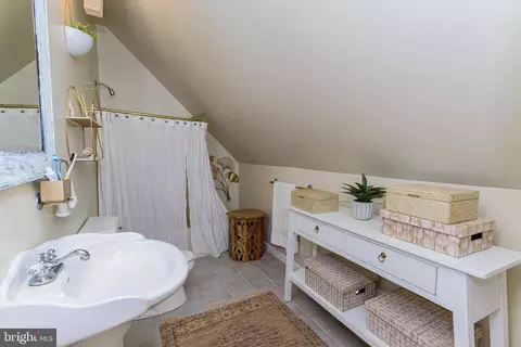 Bath - 304 N Main St, Berlin, MD 21811 photo 2 of 2
