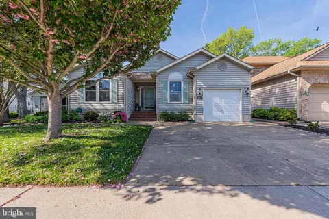 308 140th St, Ocean City, MD 21842
