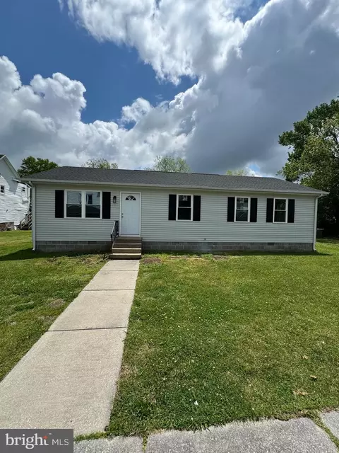 611 Clarke Ave, Pocomoke City, MD 21851