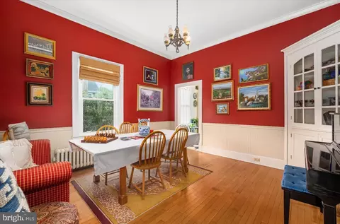 Dining - 4 4 A Washington St, Berlin, MD 21811 photo 3 of 6