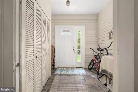 Entry Way - 4 4 A Washington St, Berlin, MD 21811 photo 2 of 27