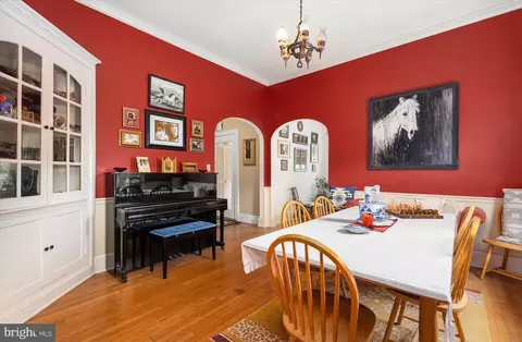 Dining - 4 4 A Washington St, Berlin, MD 21811 photo 1 of 6