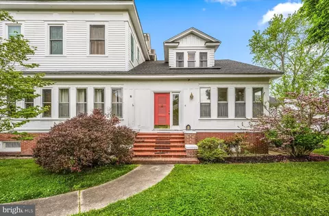 Exterior - 4 4 A Washington St, Berlin, MD 21811 photo 4 of 18