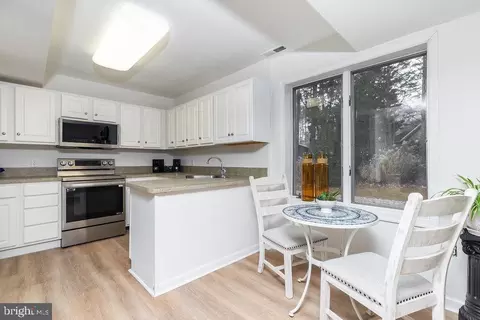 Kitchen - 36 Juneway Ln, Ocean Pines, MD 21811 photo 4 of 6