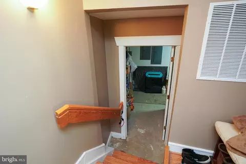 Entry Way - 34 Bridgewater Rd, Berlin, MD 21811 photo 2 of 15