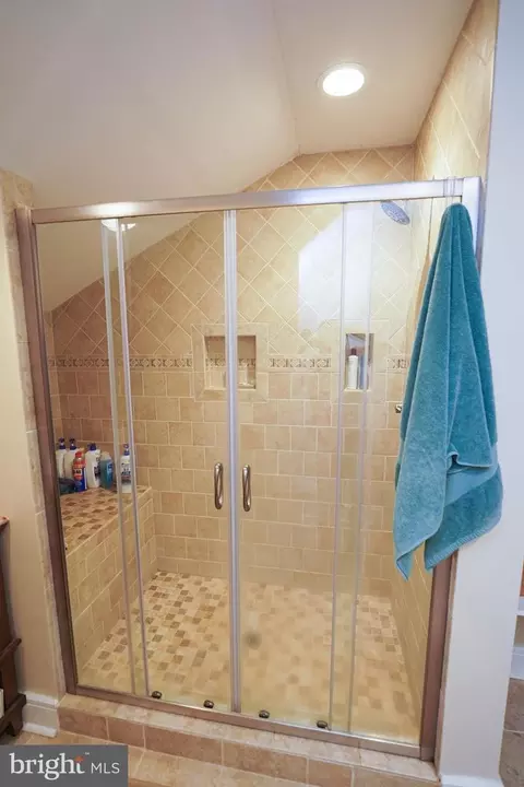 Bath - 34 Bridgewater Rd, Berlin, MD 21811 photo 2 of 2