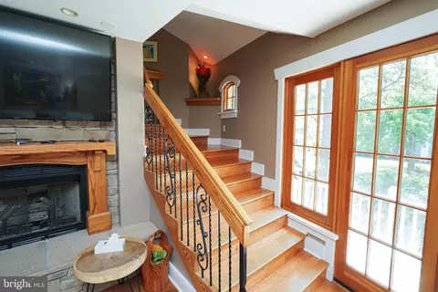 Entry Way - 34 Bridgewater Rd, Berlin, MD 21811 photo 11 of 15