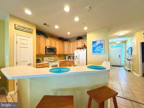 2 Fountain Dr E #4F, Ocean City, MD 21842