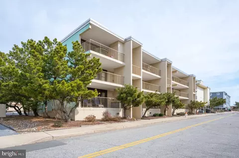 14 68th St #203, Ocean City, MD 21842