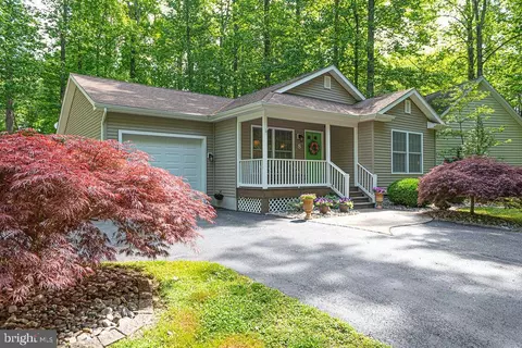 8 Saint Martins Ln, Berlin, MD 21811 photo 3