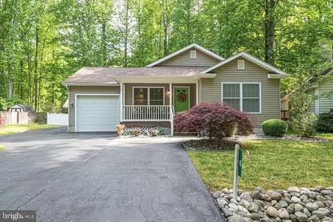 8 Saint Martins Ln, Berlin, MD 21811