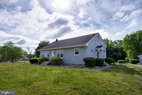 10614 Flower St, Berlin, MD 21811
