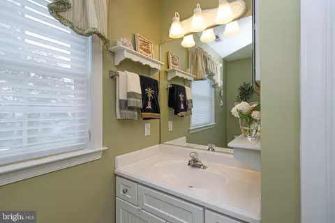 Bath - 36 Driftwood Ln, Ocean Pines, MD 21811 photo 11 of 12