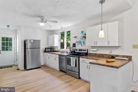 90 Windjammer Rd, Berlin, MD 21811 photo 4