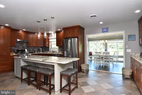 Kitchen - 21 Sandpiper Ln, Berlin, MD 21811 photo 1 of 5