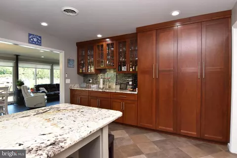 Kitchen - 21 Sandpiper Ln, Berlin, MD 21811 photo 5 of 5