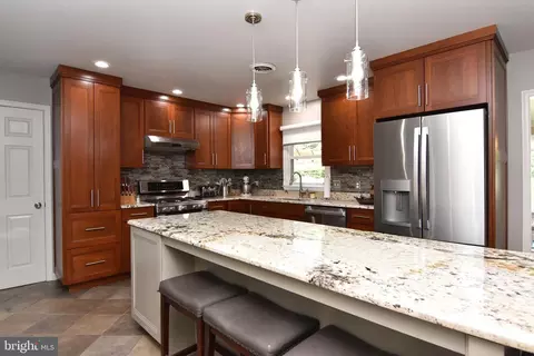 Kitchen - 21 Sandpiper Ln, Berlin, MD 21811 photo 3 of 5
