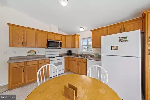 Kitchen - 311 Timberline Cir, Berlin, MD 21811 photo 4 of 4