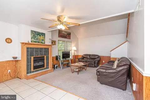 Living - 9 Dogwood Pl, Ocean Pines, MD 21811 photo 2 of 4