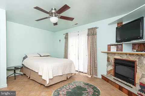 Bedroom - 9 Dogwood Pl, Ocean Pines, MD 21811 photo 5 of 8