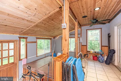 Entry Way - 9 Dogwood Pl, Ocean Pines, MD 21811 photo 3 of 6