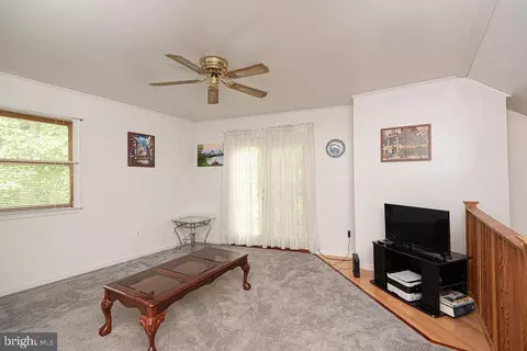 Living - 9 Dogwood Pl, Ocean Pines, MD 21811 photo 4 of 4